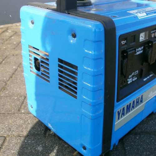 Máy phát điện Yamaha chạy xăng EF1000