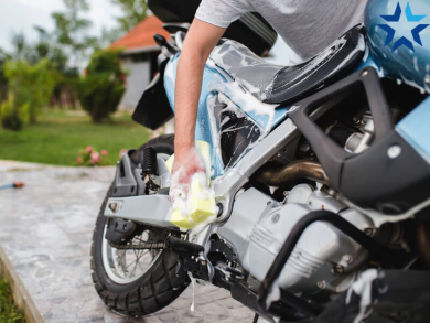 Rửa xe bằng nước rửa chén: Nên hay không?