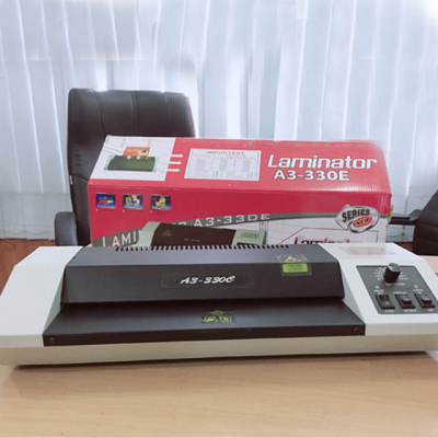 Máy ép Plastic A3 YT330E