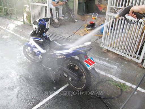 máy xịt rửa xe Kawasaki