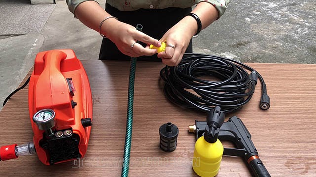 máy rửa xe mini gia đình Eurox