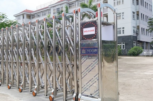 giá cổng xếp inox tự động tại Hà Nội