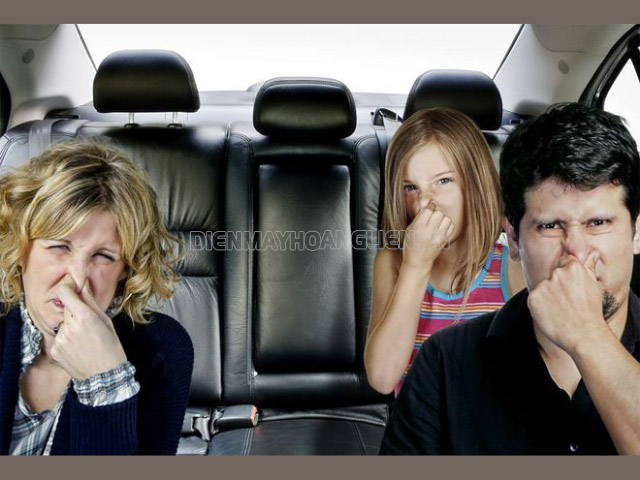 cách khử mùi trong xe ô tô mới