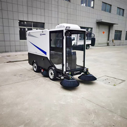 Xe quét rác ngồi lái Kumisai KMS - 155L