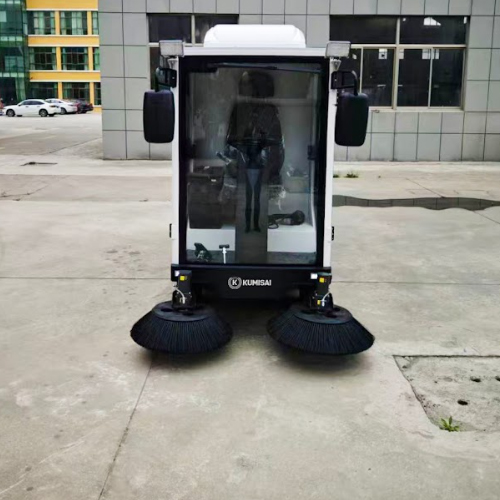 Xe quét rác ngồi lái Kumisai KMS - 155L