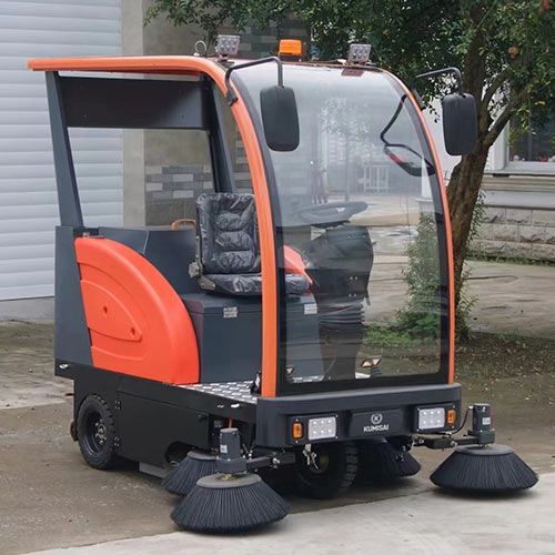 Máy quét rác ngồi lái Kumisai KMS 1900