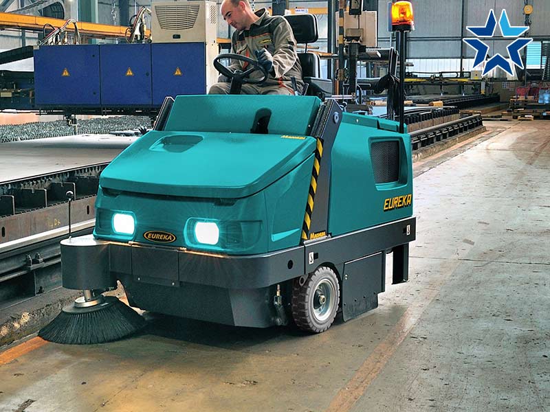 vận hành xe quét rác ngồi lái
