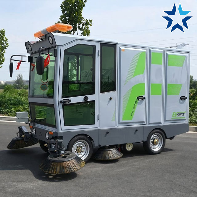Xe quét rác ngồi lái Kumisai KMS S18