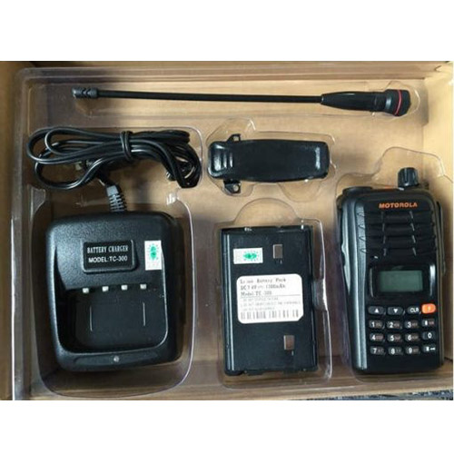 Bộ đàm liên lạc Motorola GP 900 Plus