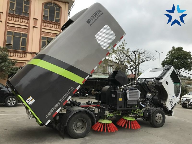 Xe quét rác Zoomlion có chổi quét lớn
