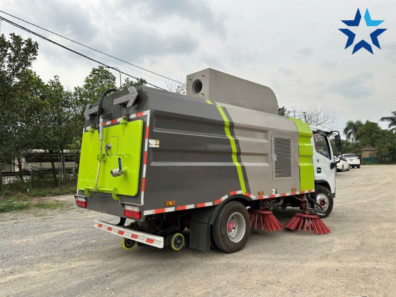 Xe quét rác Zoomlion dọn sạch nhanh
