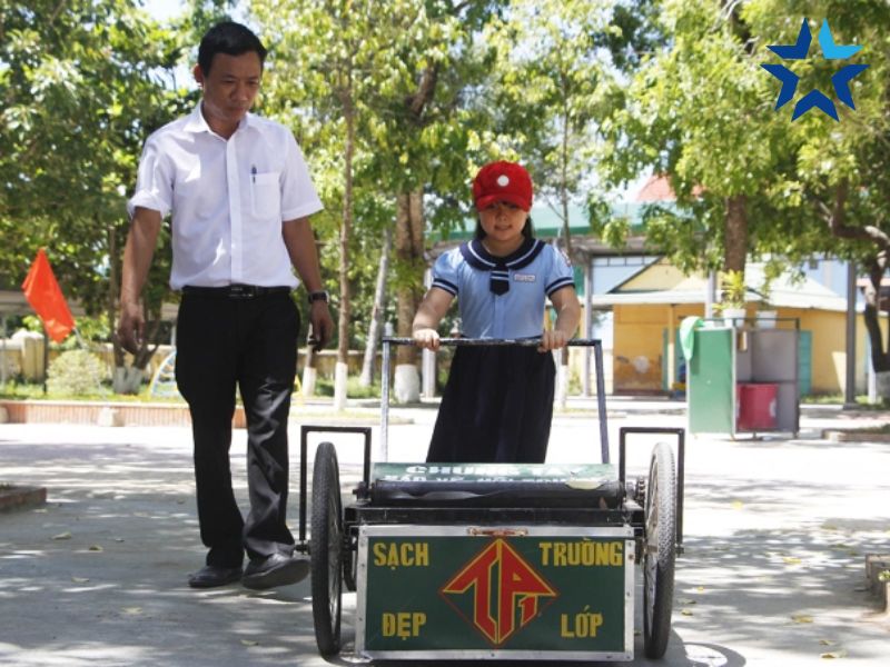 Xe quét rác tự chế là gì?
