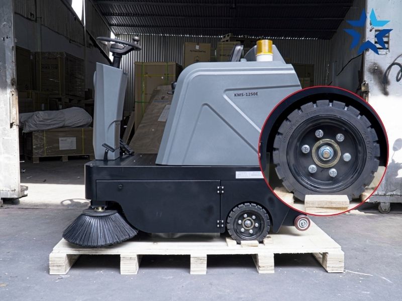 Bánh xe xe quét rác ngồi lái