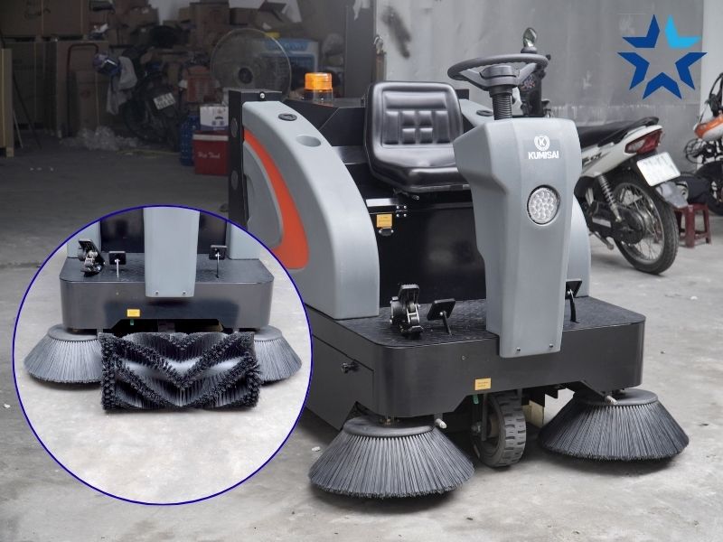 Chổi xe quét rác ngồi lái
