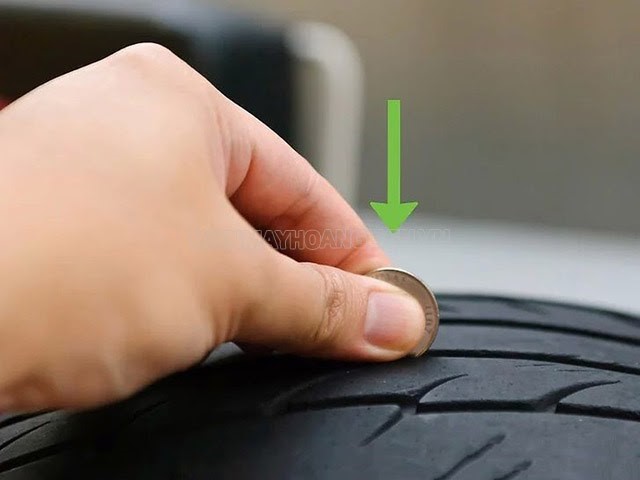 Kiểm tra bao lâu phải thay lốp ô tô bằng đồng xu