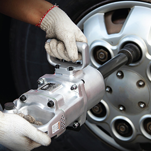 Súng vặn bu lông bằng khí nén Kuken KW-600H