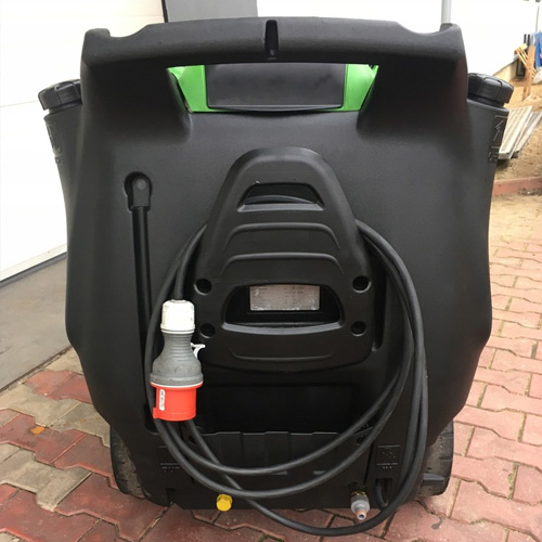 Máy rửa xe nước nóng IPC PW-H100/4 D2515P T (4 bánh)
