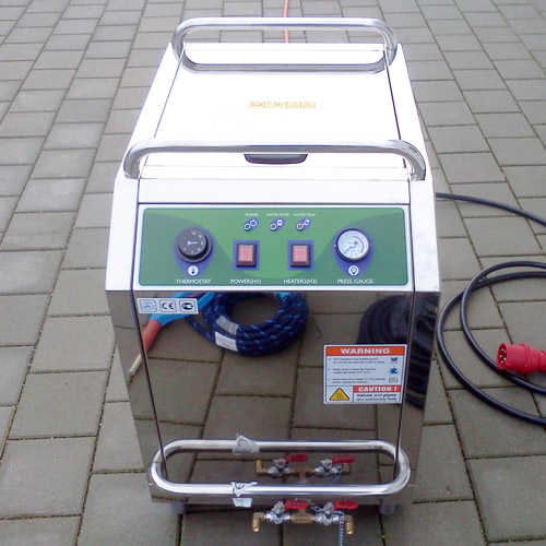 Máy xịt rửa xe nước nóng Optima DM(DS)