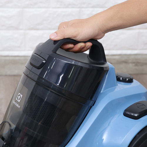 Máy hút bụi Electrolux EC31-2BB 1800W