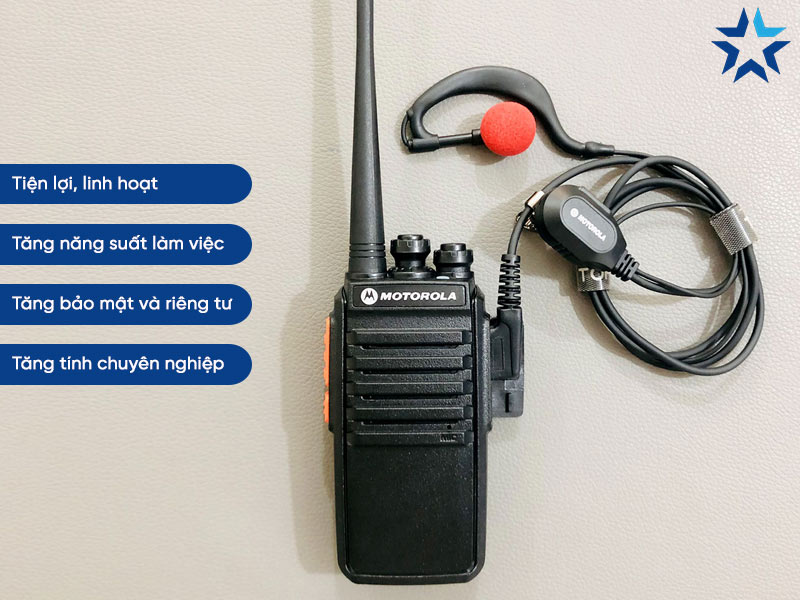 Bộ đàm sử dụng tai nghe có nhiều ưu điểm thu hút khách hàng
