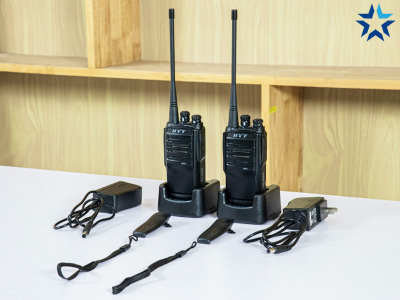 Bộ đàm HYT TC 500S và các phụ kiện