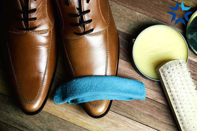 cách làm sạch giày da nữ