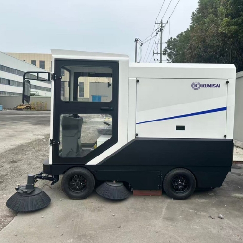Xe quét rác ngồi lái Kumisai KMS - 240L