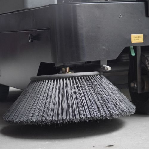 Xe quét rác ngồi lái Kumisai KMS 1350E - Pin Litium