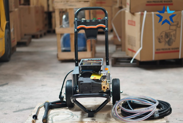 Máy bơm rửa xe cao áp Trung Quốc